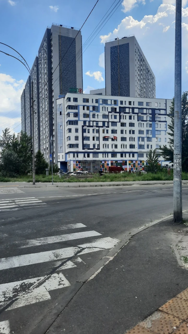 Продаж  2к 78 м ЖК Ревуцький, Ревуцького  54-А,метро Харьків