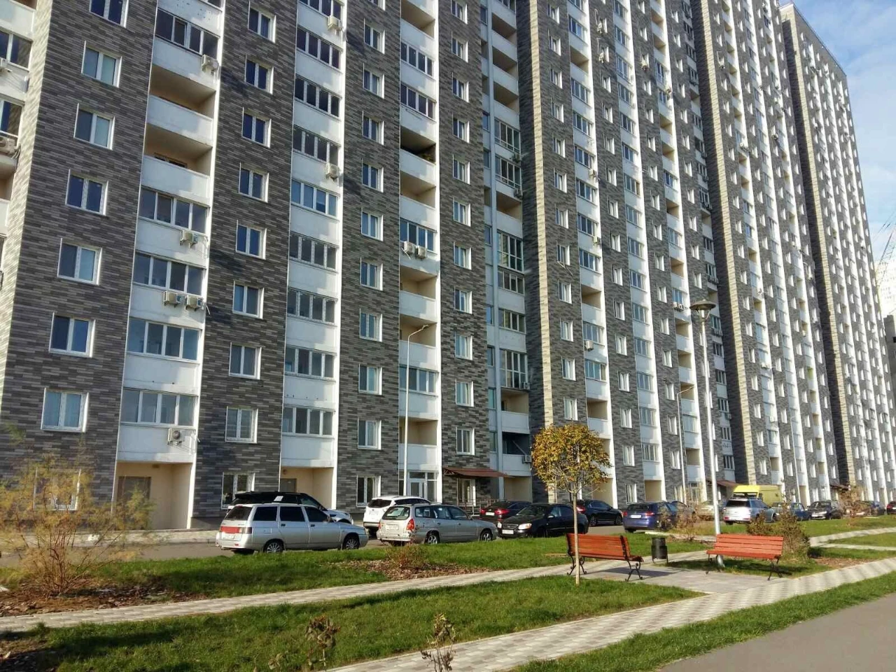 Продаж  2к 78 м ЖК Ревуцький, Ревуцького  54-А,метро Харьків