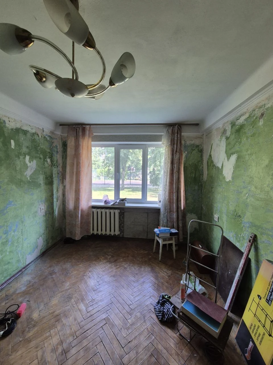Продаж 1к кввртири Каунаська 4/1,на 1 поверсі.