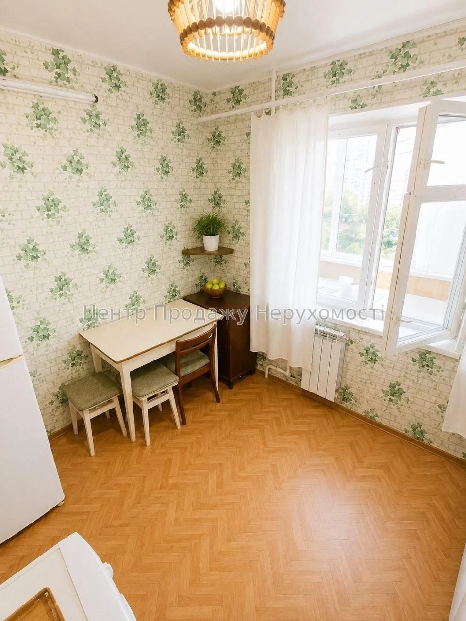 Держпрограми. Газ. Метро. У продажі 2-к квартира на Оболоні