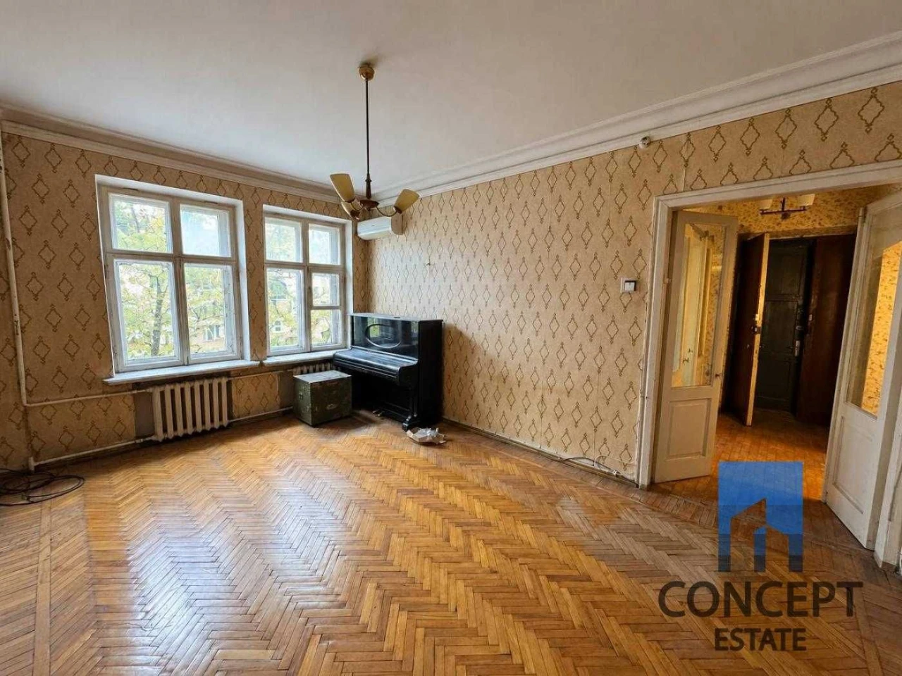 Продам просторную 3к сталинку ул. Ефремова 1. Парк Шевченко!