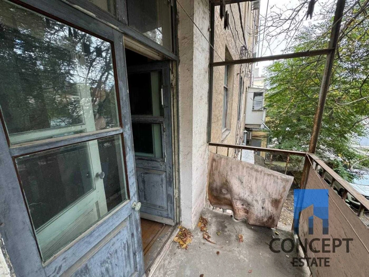 Продам просторную 3к сталинку ул. Ефремова 1. Парк Шевченко!