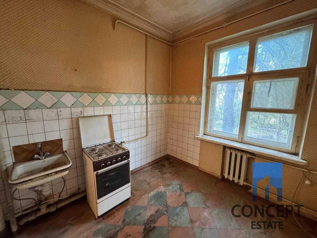 Продам просторную 3к сталинку ул. Ефремова 1. Парк Шевченко!