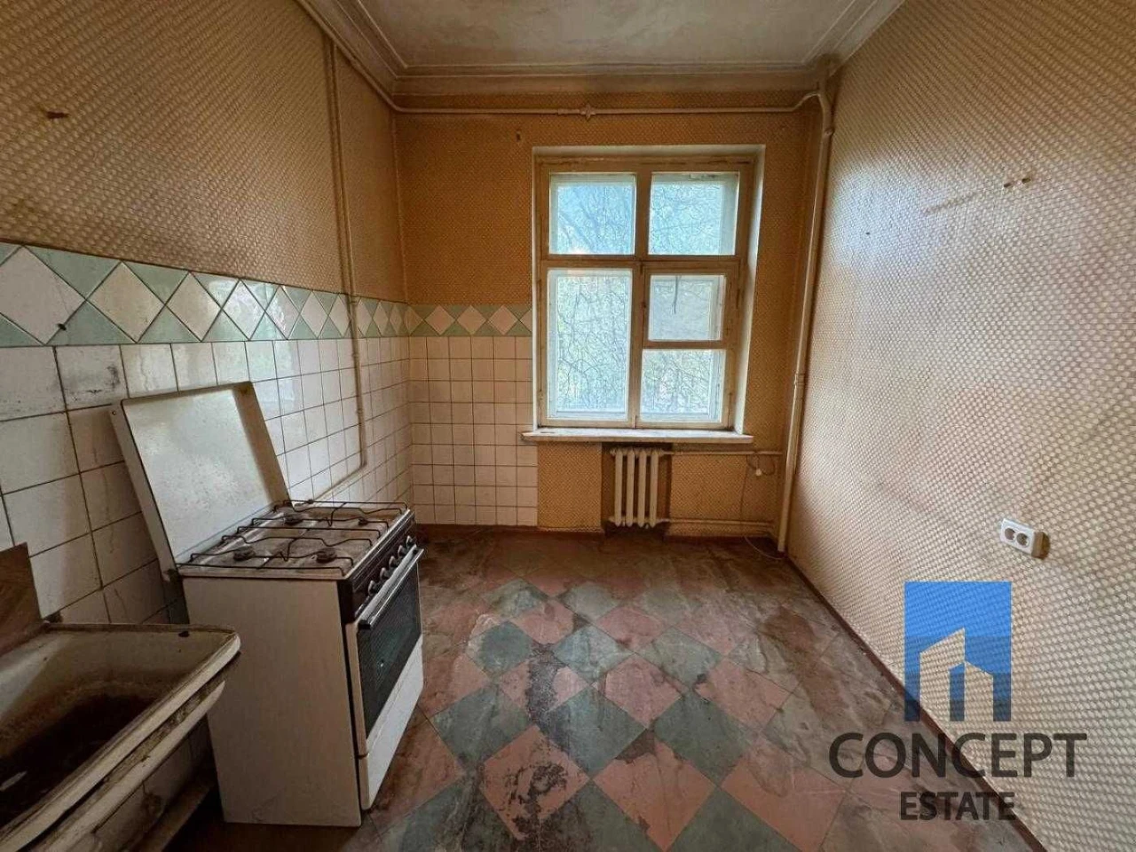 Продам просторную 3к сталинку ул. Ефремова 1. Парк Шевченко!