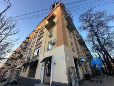Продам просторную 3к сталинку ул. Ефремова 1. Парк Шевченко!