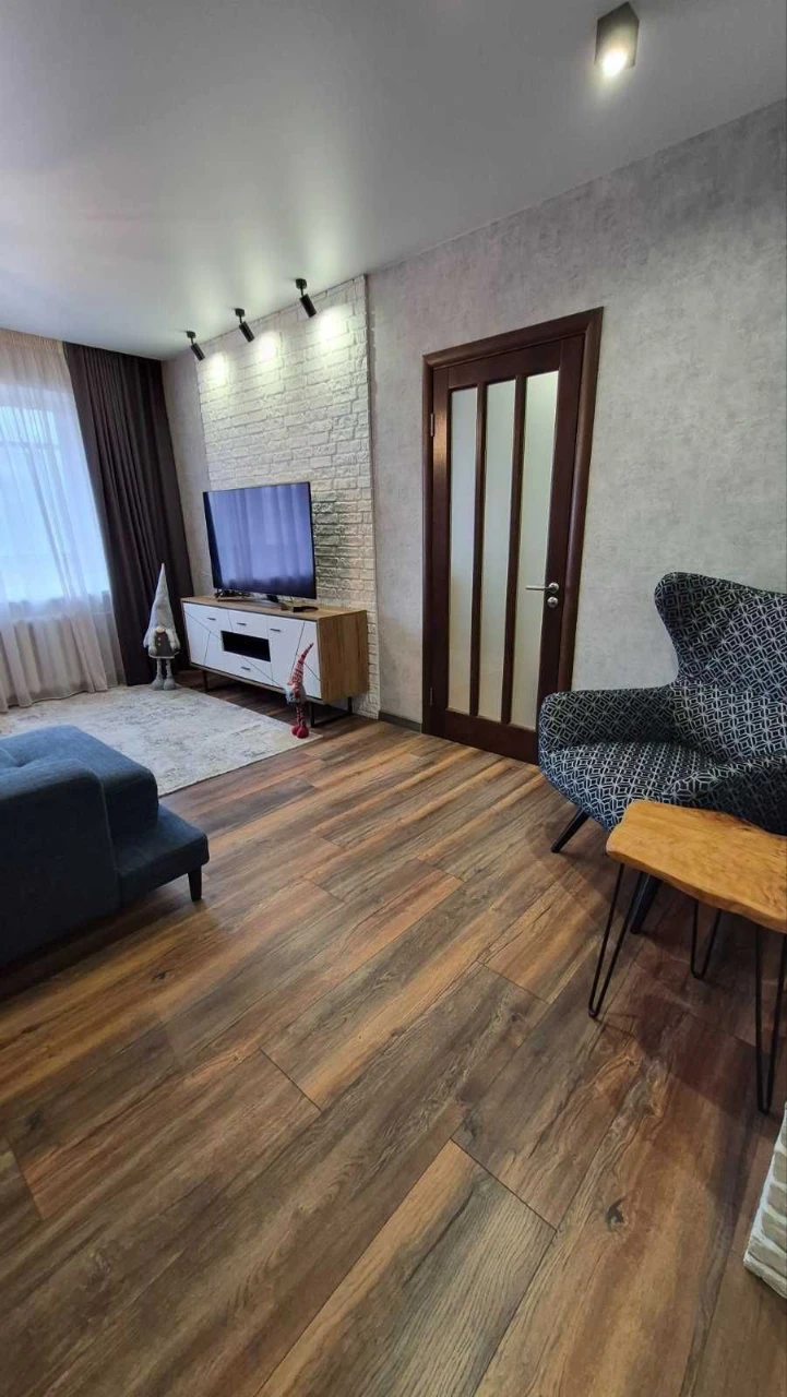 Продам 3-ком. с РЕМОНТОМ, Тополь-3