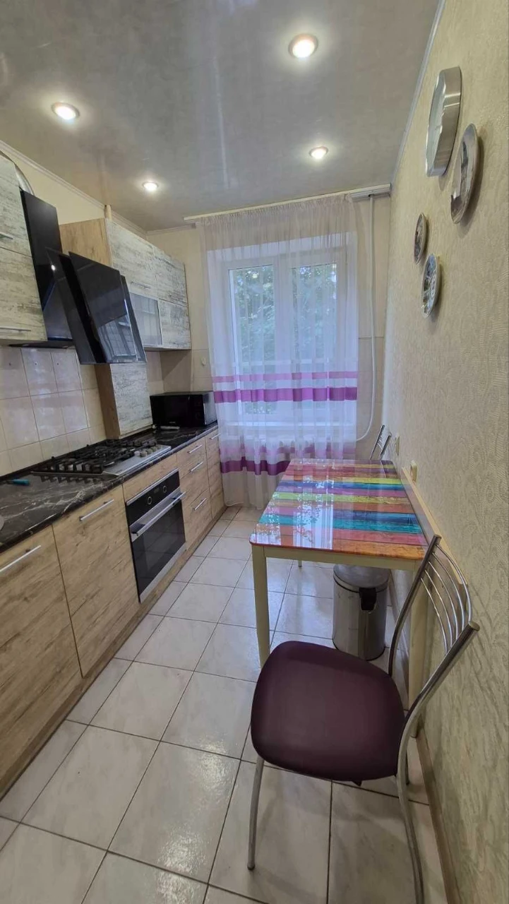 Продам 3-ком. с РЕМОНТОМ, Тополь-3