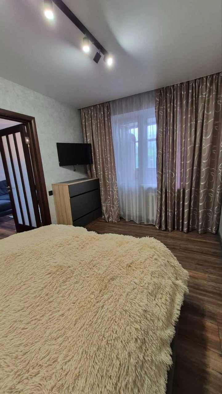 Продам 3-ком. с РЕМОНТОМ, Тополь-3