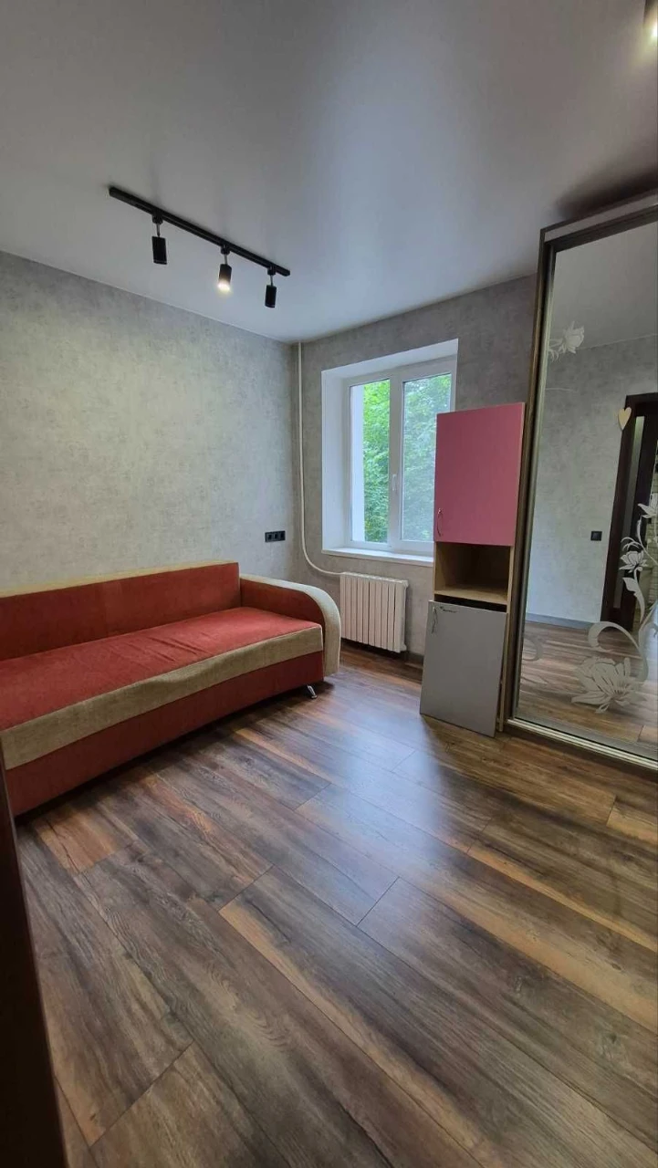 Продам 3-ком. с РЕМОНТОМ, Тополь-3