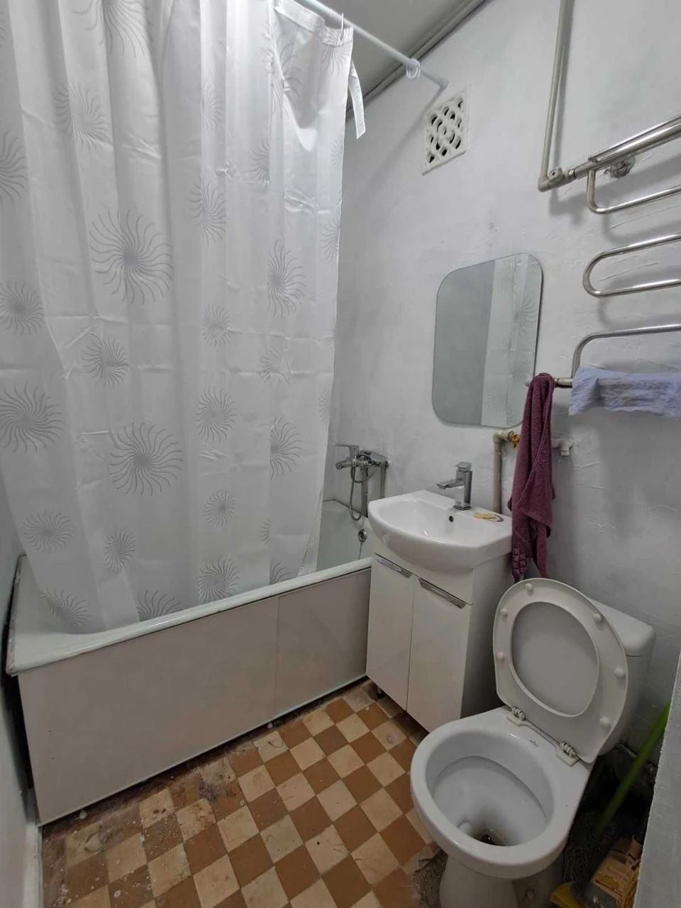 I will sell 2 rooms. quarter Eurorenovation. Mazepy Avenue\Avatsionn
