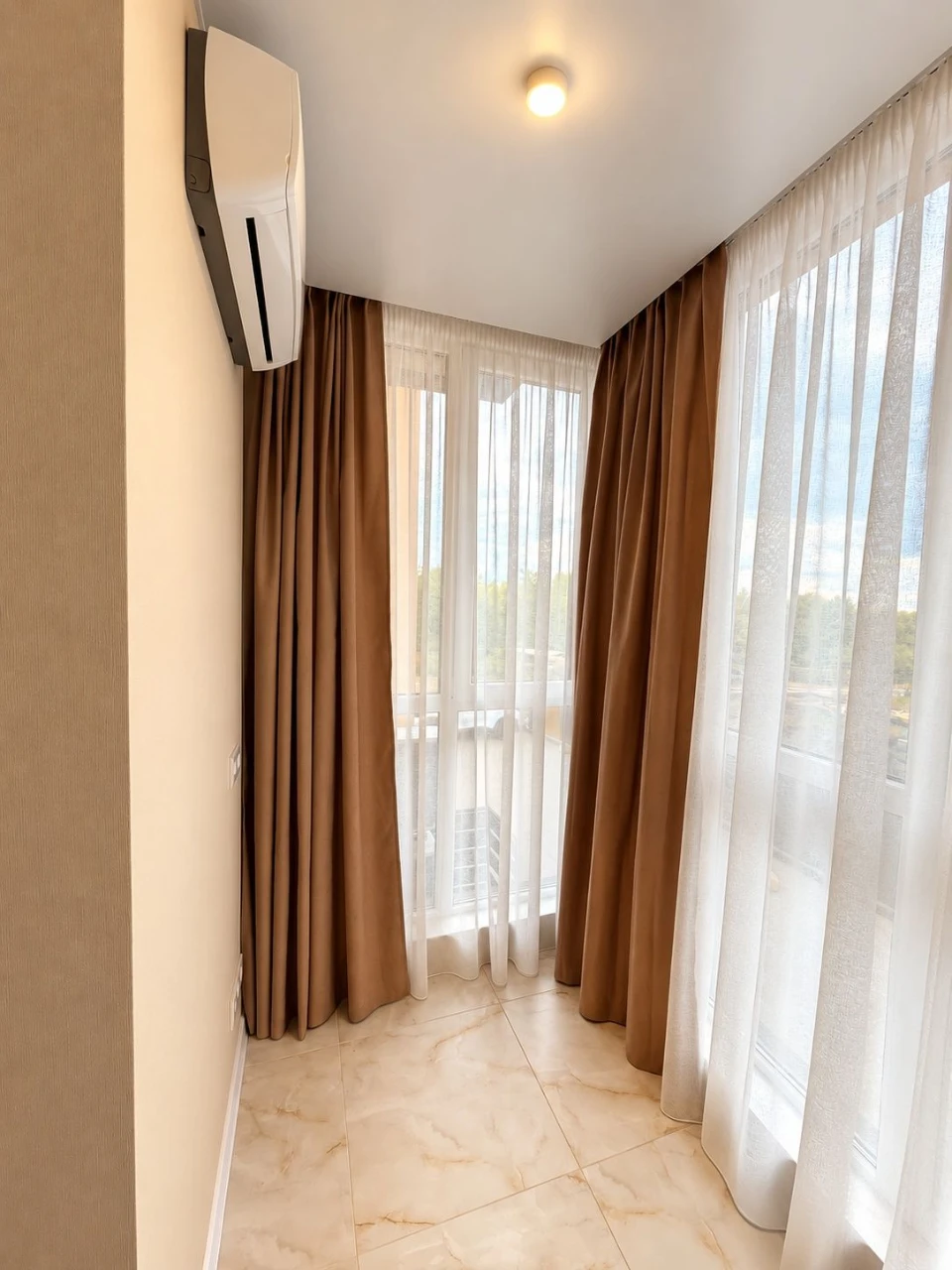 I will sell an apartment in the Schastlyvyi residential complex - 2, 2nd floor, new renovation
