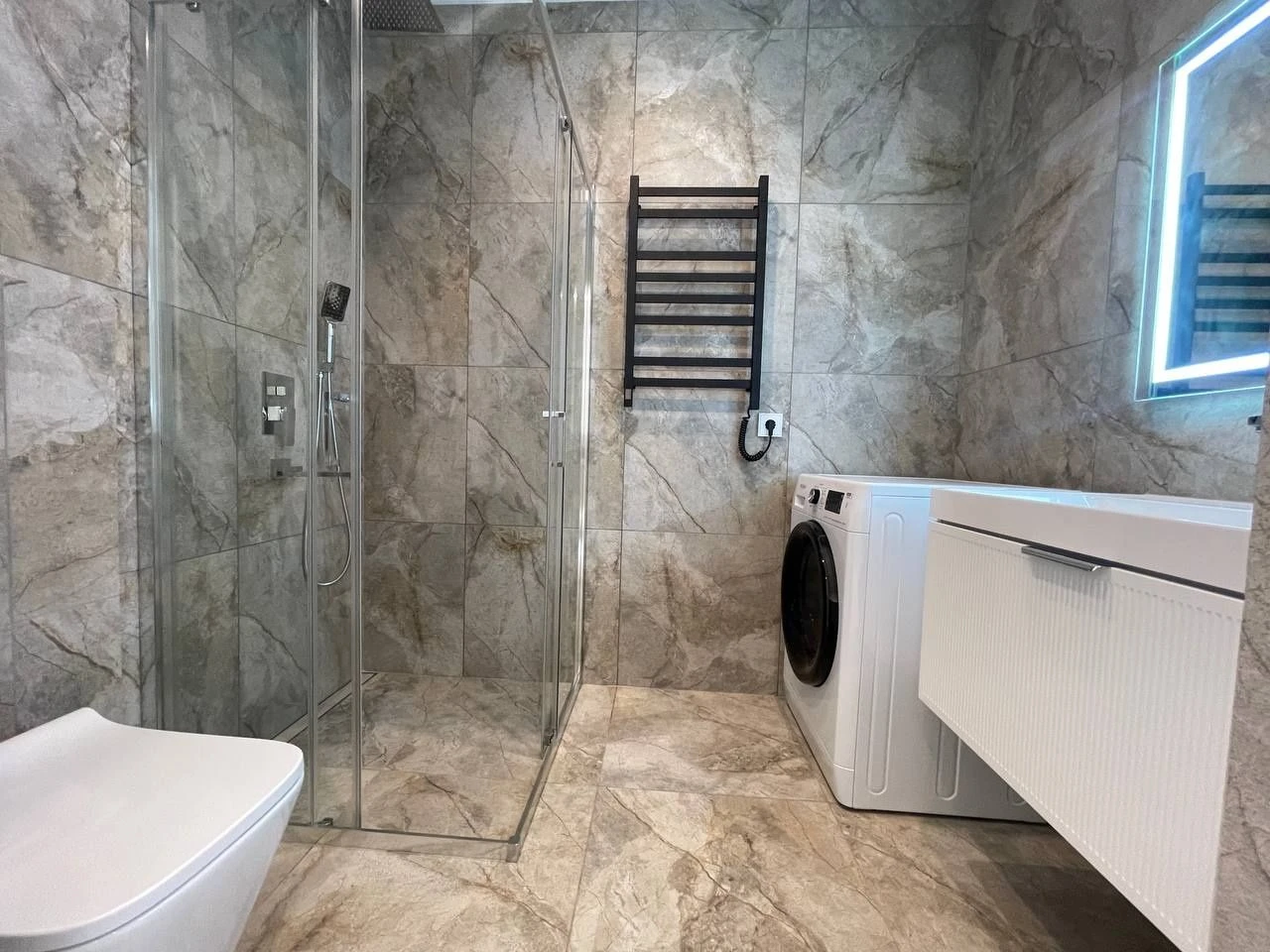 I will sell an apartment in the Schastlyvyi residential complex - 2, 2nd floor, new renovation