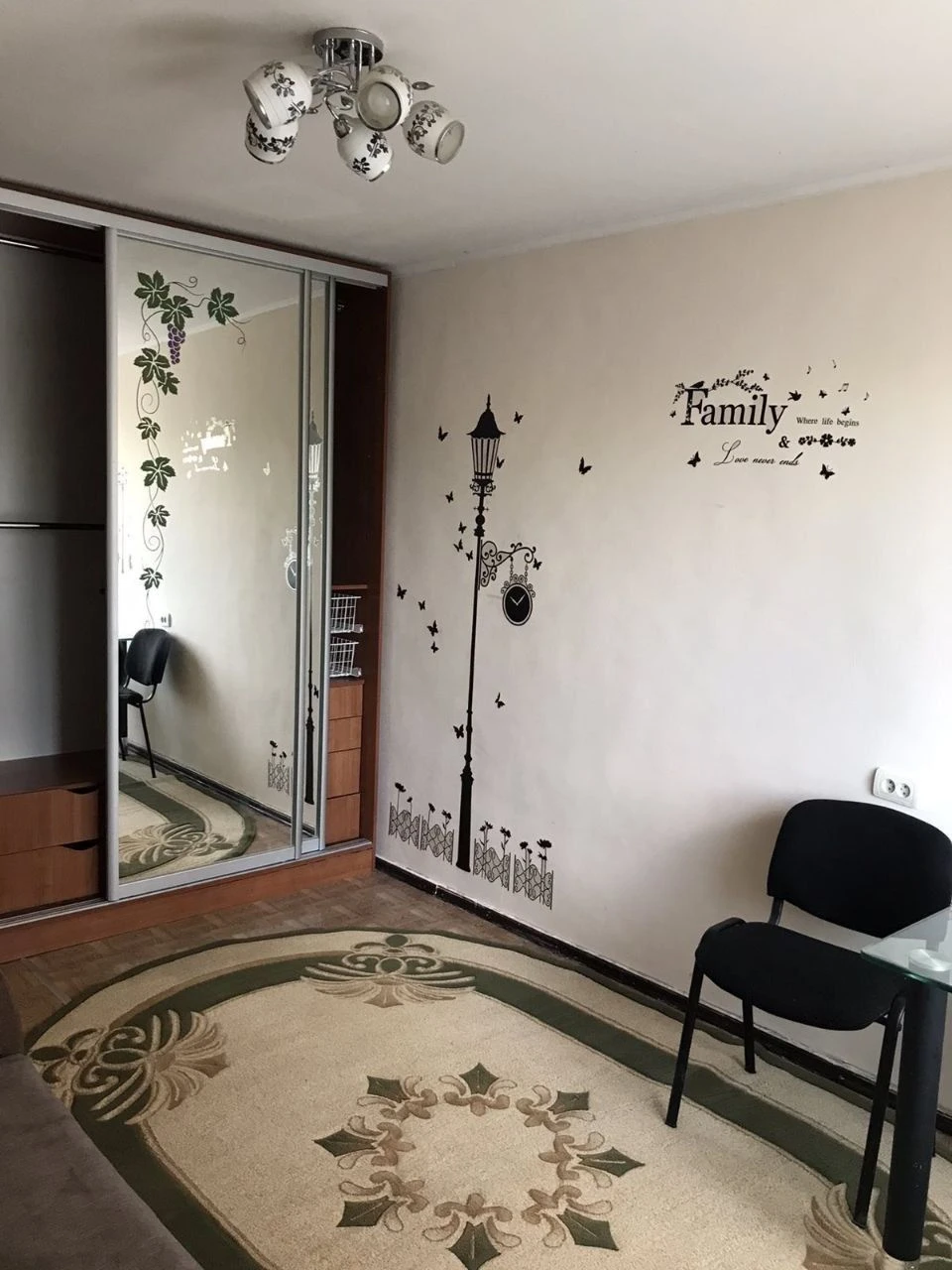 2х комн.квартира  38 м.кв. 4эт/9 эт. кирпичном доме  . Рядом