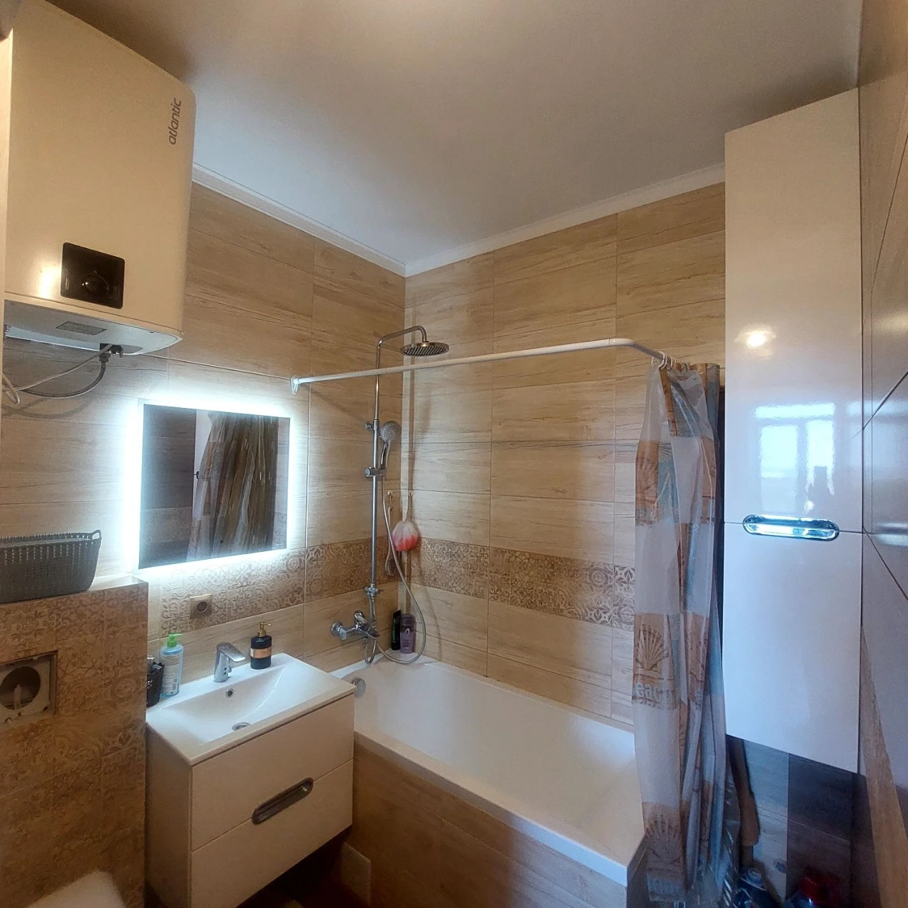 2х комн. квартира  65 м.кв.   ЖК Романовский . Генератор ! С