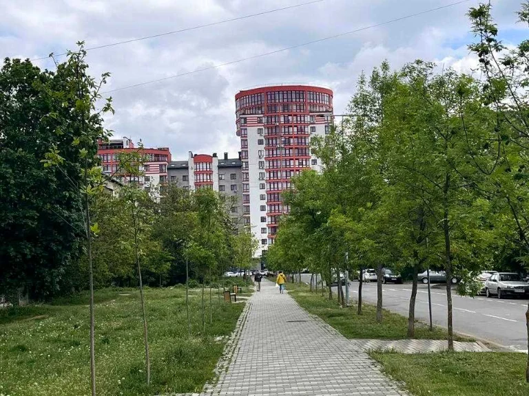 Квартира. Івано-Франківськ, Василя Симоненка вул., (Будинок)