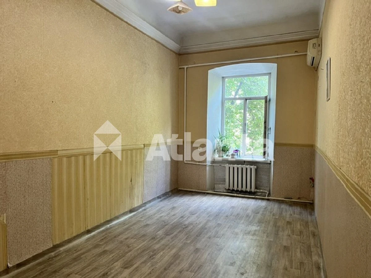 3-х комнатная квартира в центре, средний этаж, инд. отоплени