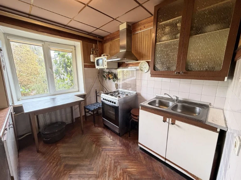 Продаж 3кім. з кладовою та підвалом