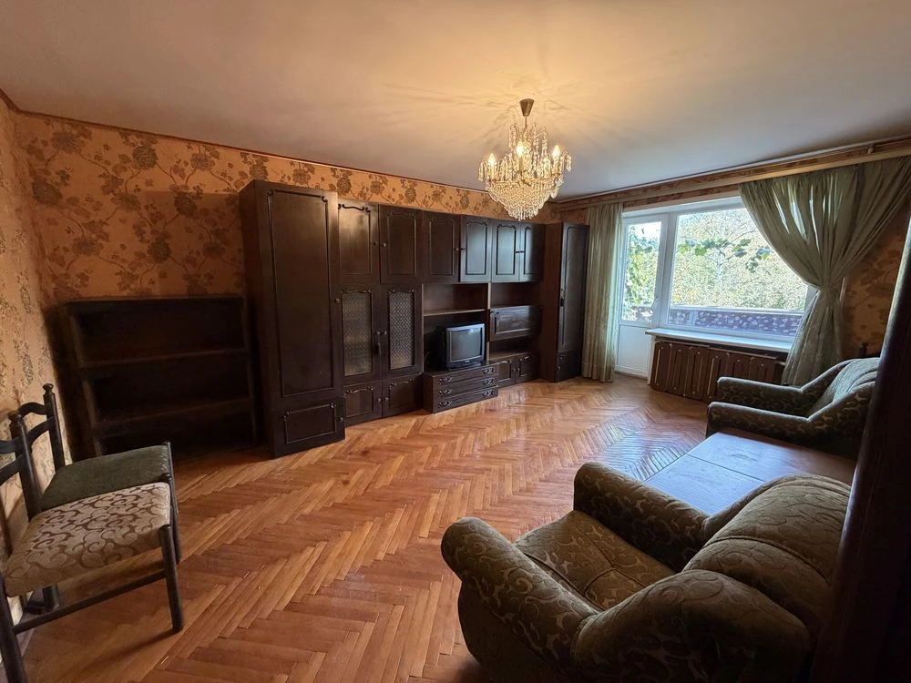 Продаж 3кім. з кладовою та підвалом