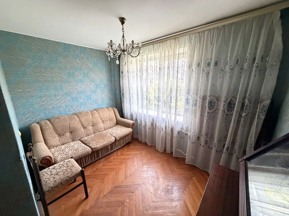 Продаж 3кім. з кладовою та підвалом