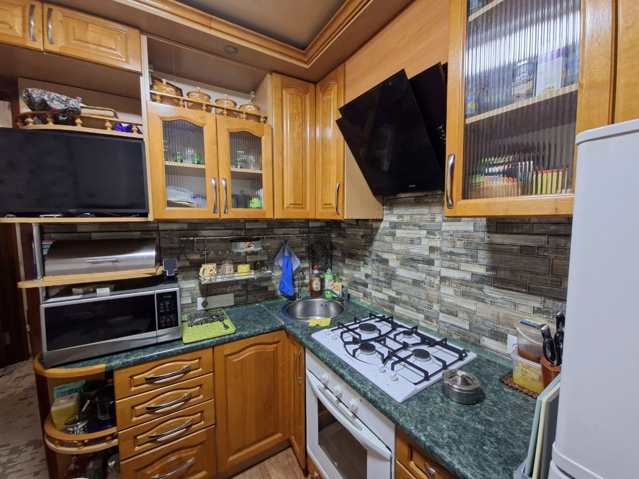 Продам 2к квартиру на Ак.Корольова