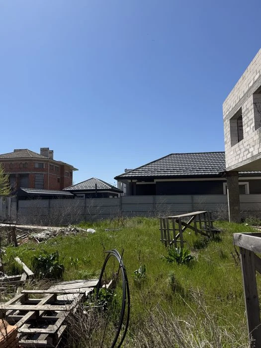 Plot and House "Sauvignon" for sale