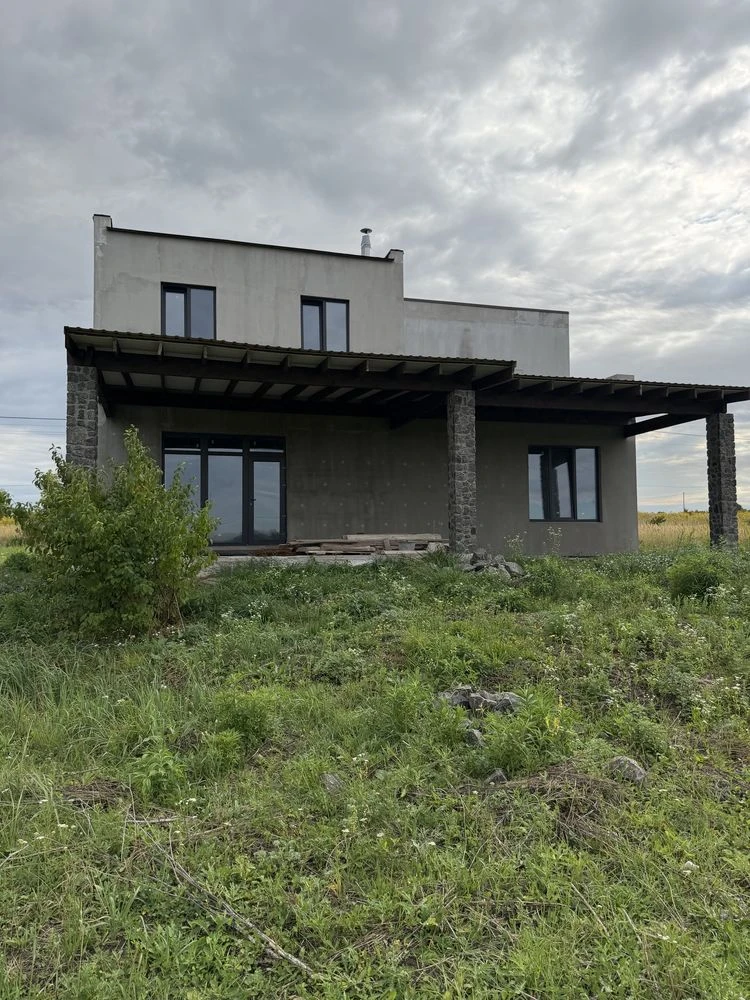 Продам сучасний будинок