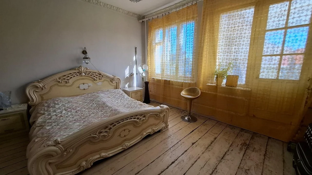 Продам будинок (дом), Журавлівка, метро Київська.