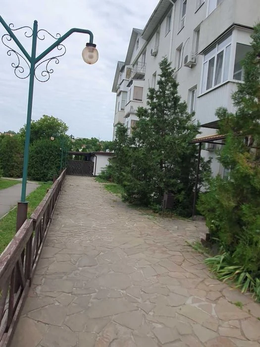 I am selling my own apartment in a new building.
