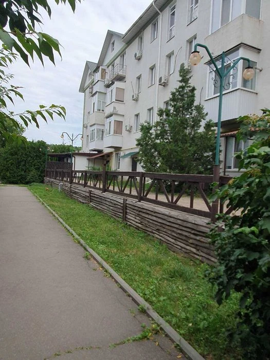 I am selling my own apartment in a new building.