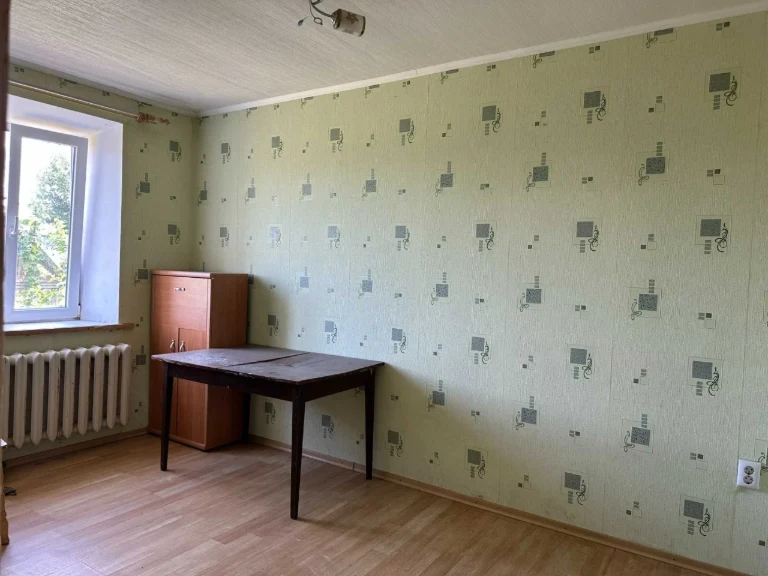 Продам будинок зі  зручностями  центральний район  .