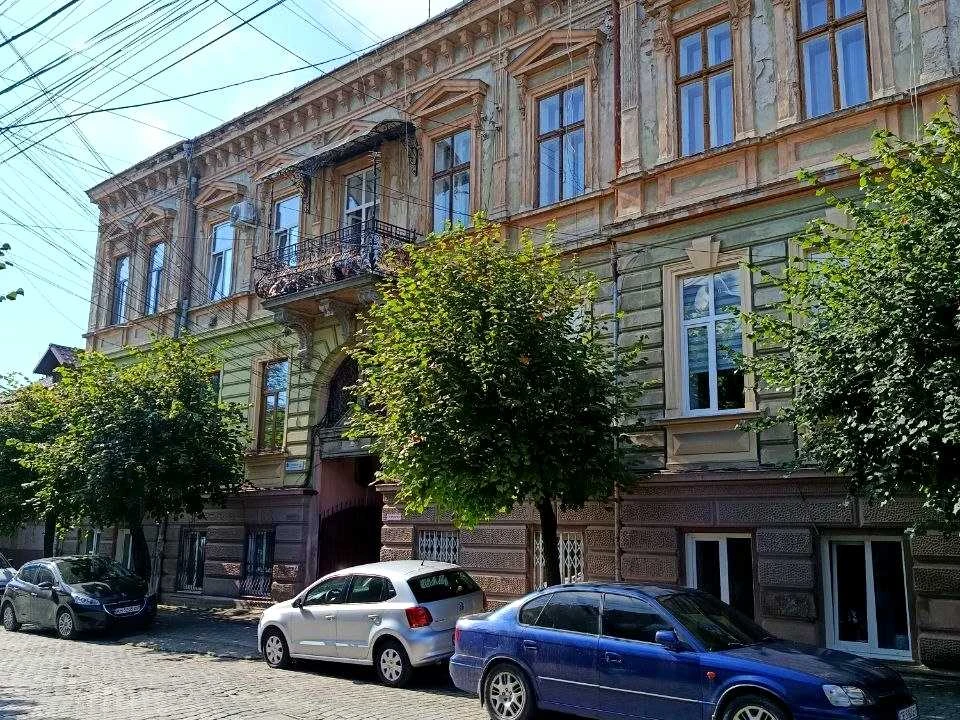 Квартира. Чернівці, Українська вул.