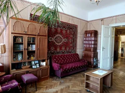 Квартира. Чернівці, Українська вул.