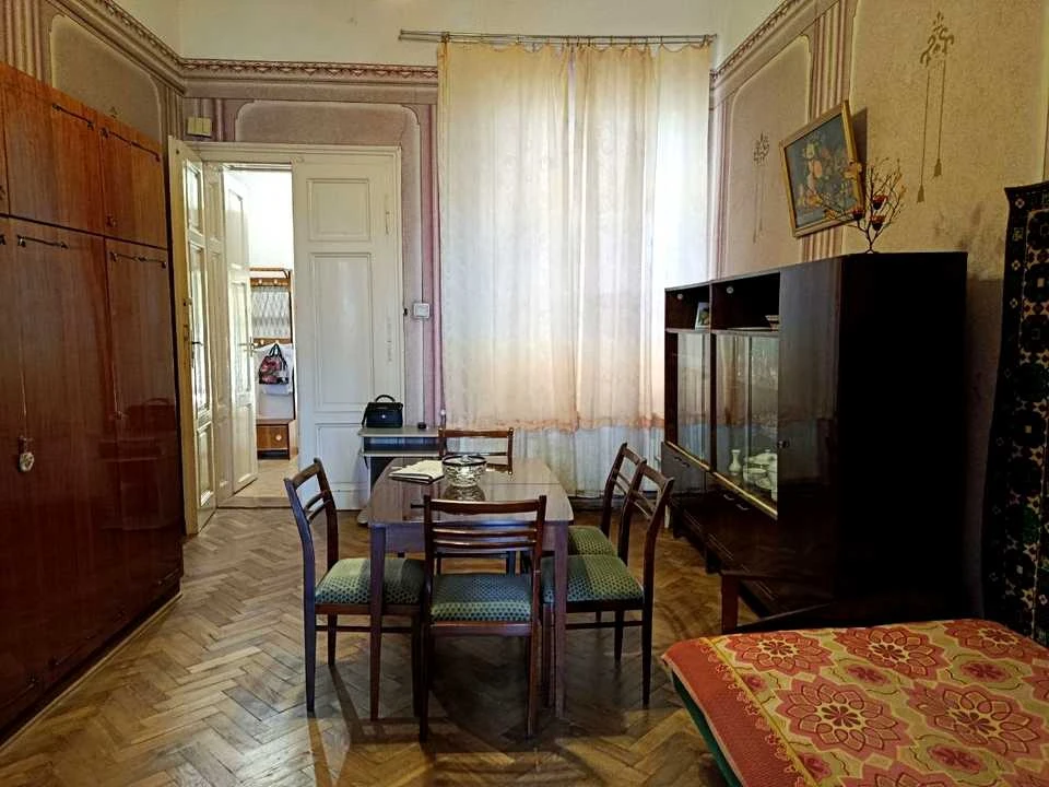 Квартира. Чернівці, Українська вул.