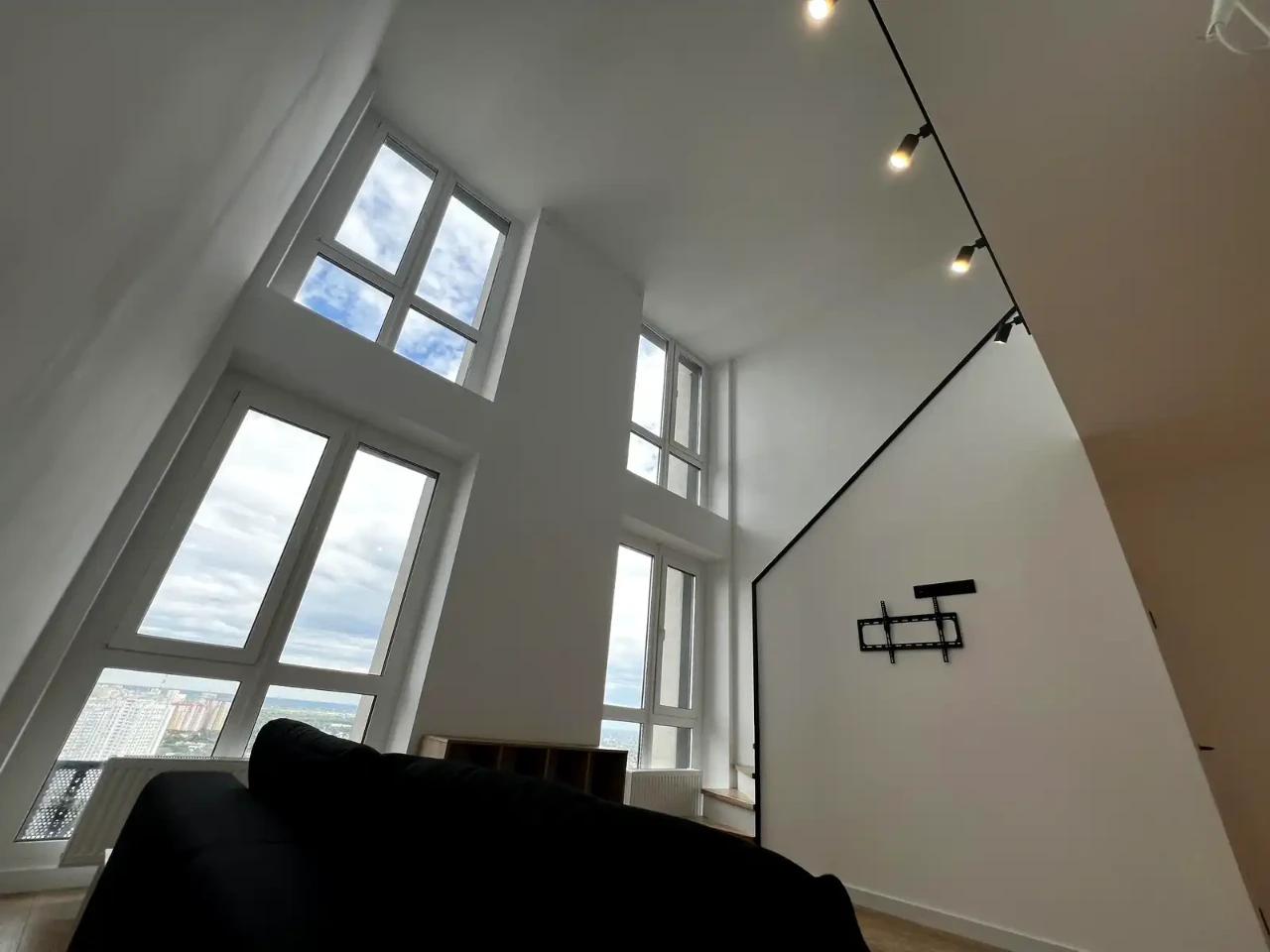 Оренда квартири 2-кімн. 62 м² 26/26 пов.