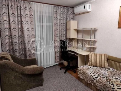 Квартира. Київ, Казарменна вул.