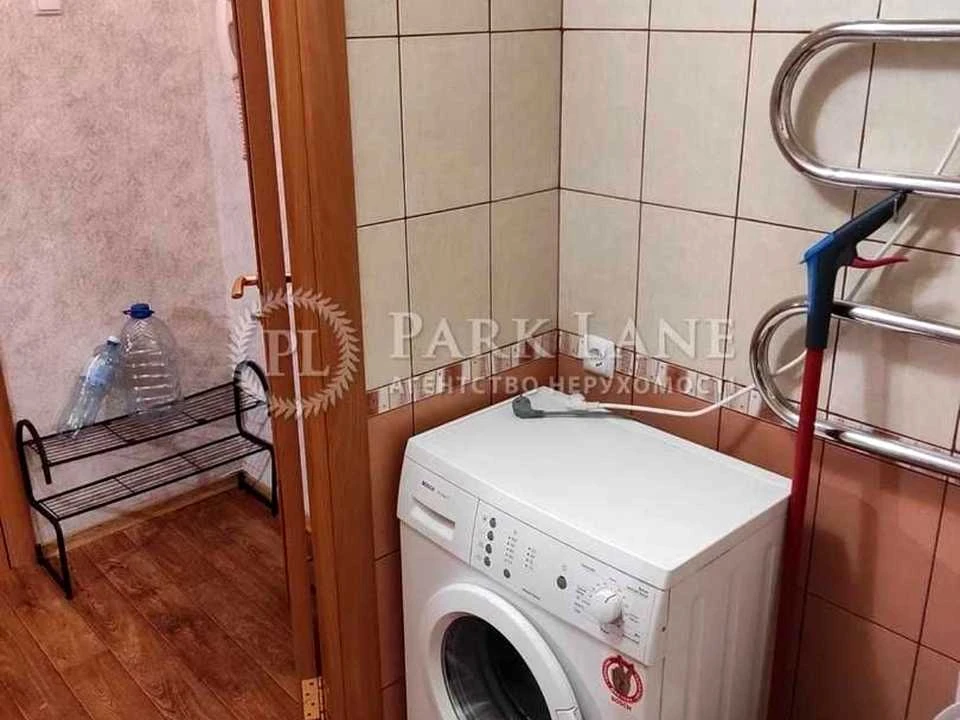 Квартира. Київ, Казарменна вул.