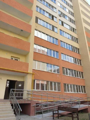Продам в кирпичном доме квартиру,  55 кв. м.  Двухконтурный