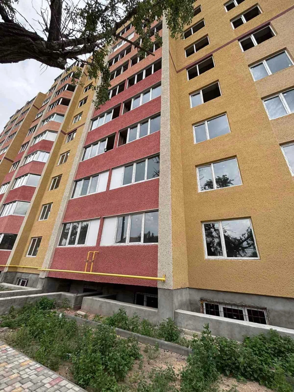 Продам в кирпичном доме квартиру,  55 кв. м.  Двухконтурный