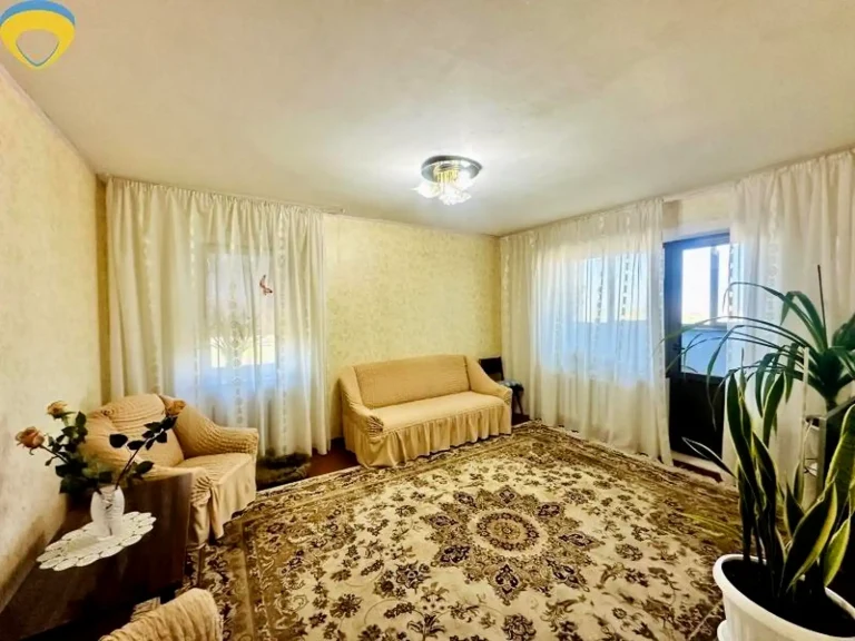 Продаж квартири 4-кімн. 90 м² 11/16 пов.