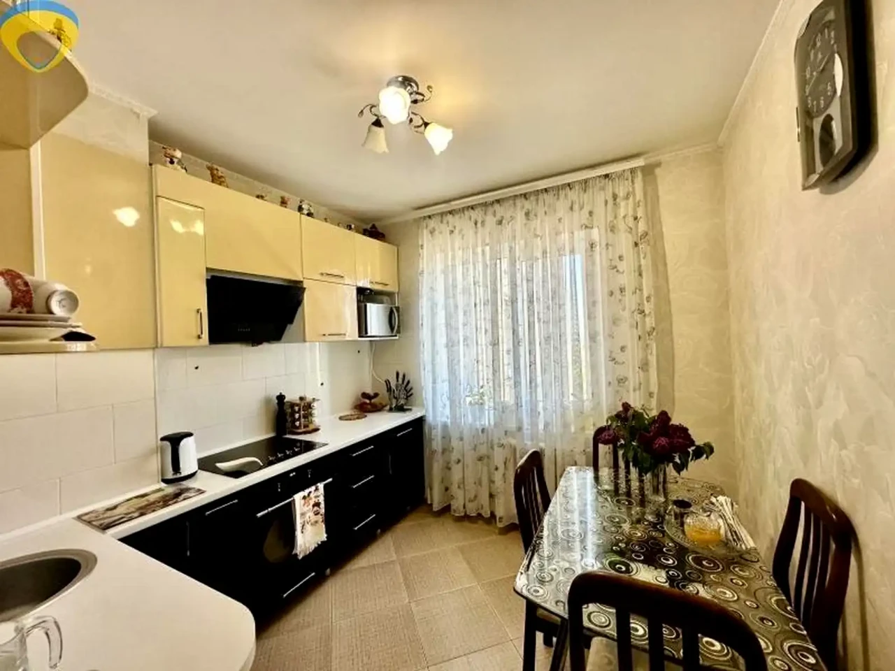 Продаж квартири 4-кімн. 90 м² 11/16 пов.