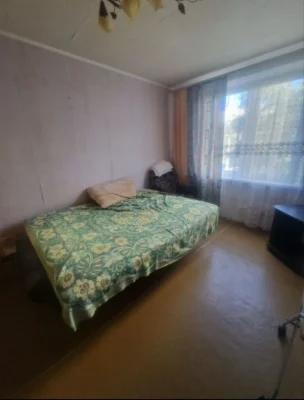 Продам свою 3 кімнатну квартиру Харків 524 м.р. Салтівка.
