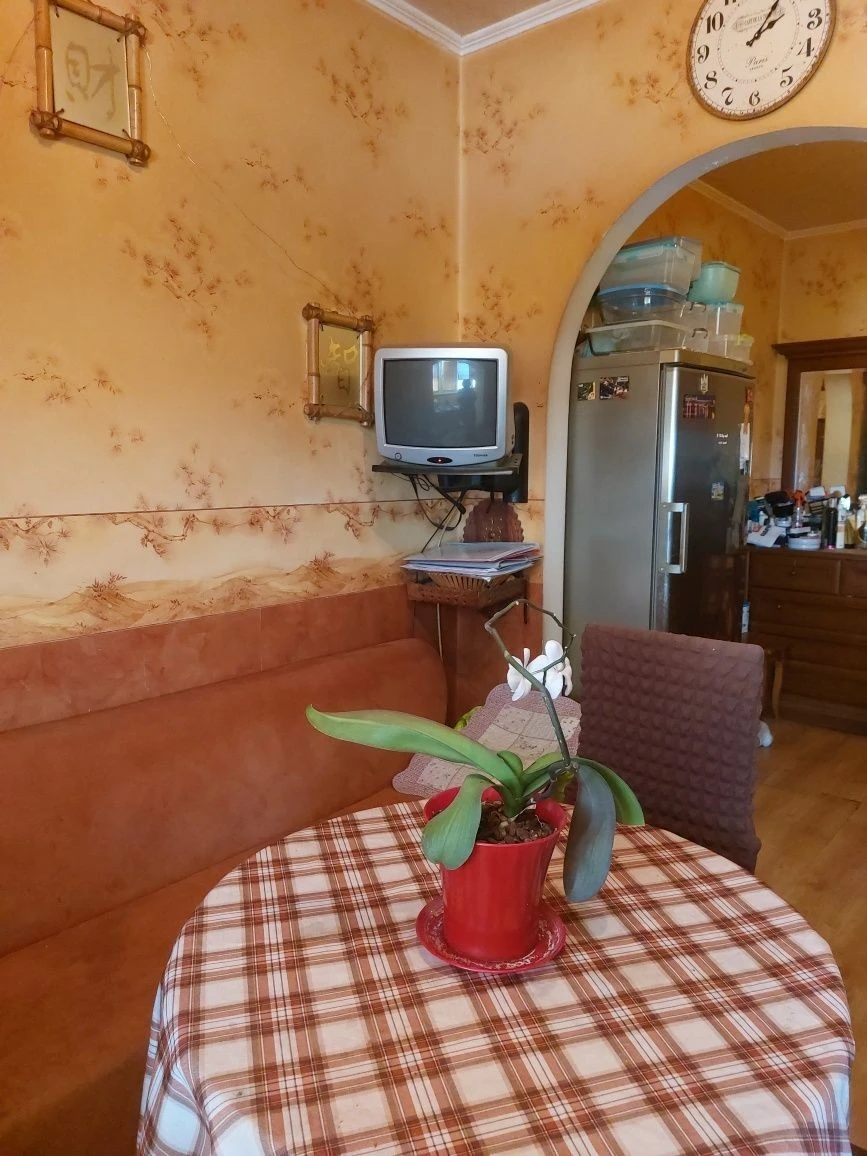 4-комн. кв-ра. 100м. Милославская 37.ТОРГ.