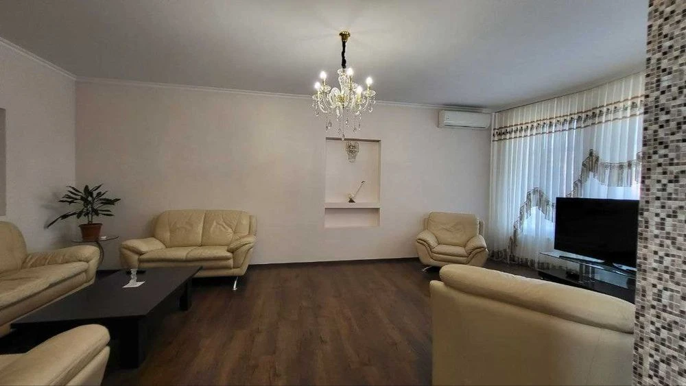 Современный Капитальный дом, бассейн, ЖК «Золотая горка»
