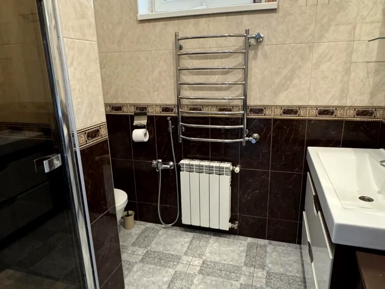 Оренда будинку 173.9 м² 6 сот.