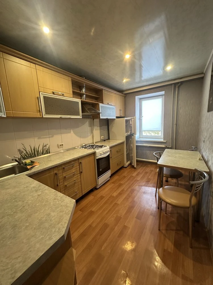 Продаж 2 кімнатної квартири, 12 кватал, будинок цегляний