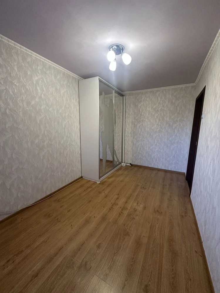 Продаж 2 кімнатної квартири, 12 кватал, будинок цегляний