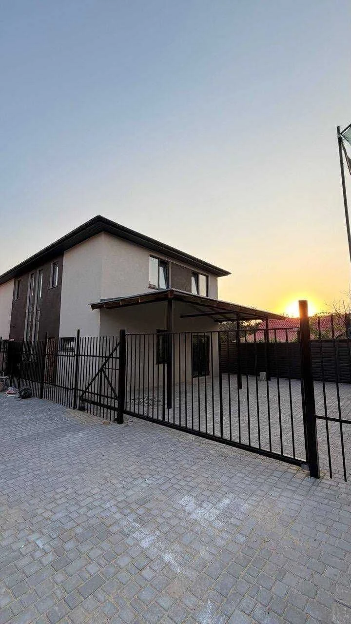 ПРОДАМ сучасний дуплекс біля моря у Київському районі!
