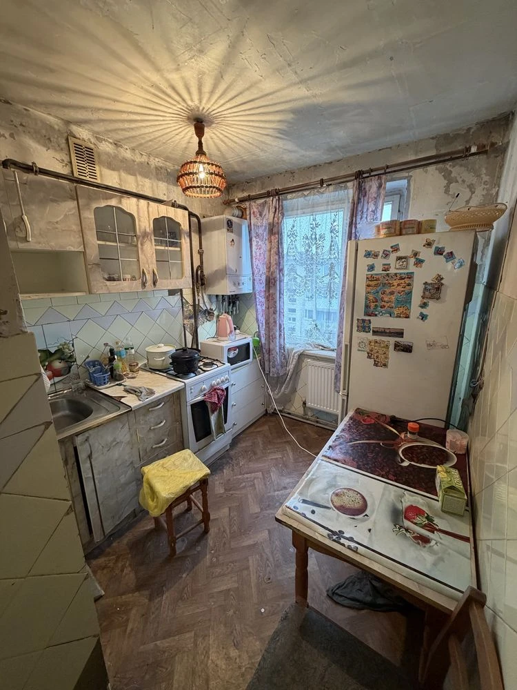 Квартира під ремонт з автономним опаленням