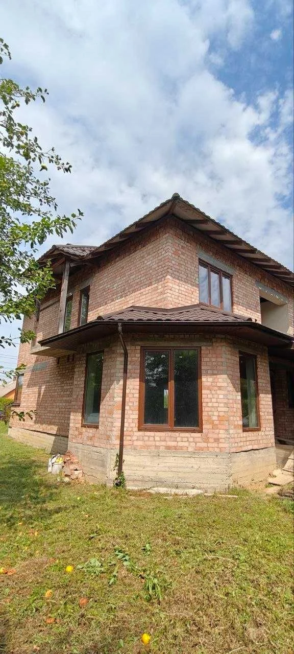 Продаж 2 поверхового будинку з ділянкою на 25 соток, 240 кв.