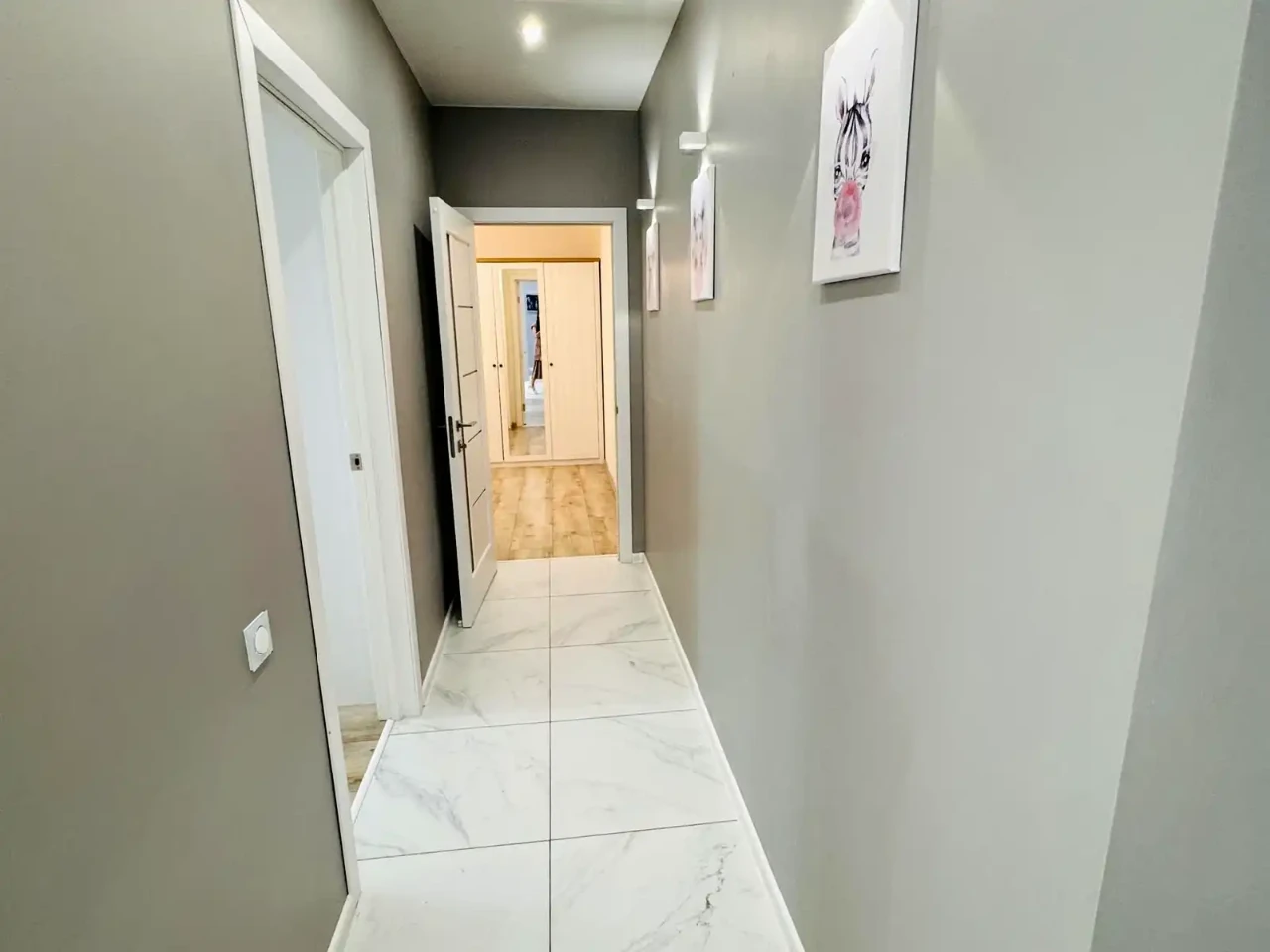 Here are a few options, depending on the desired level of formality and detail:

**Option 1 (Most straightforward):**

"Apartment for rent: 3-room apartment, 90 square meters, 2nd floor of a 25-story building."

**Option 2 (More natural sounding):**

"We are renting a 3-room apartment, 90 square meters, located on the 2nd floor of a 25-story building."

**Option 3 (More descriptive, suitable for an advertisement):**

"3-room apartment for rent: 90 square meters, 2nd floor, 25-story building.  Great location!" (Adding "Great location!" emphasizes a desirable feature.)

**Explanation of choices:**

*   "Оренда квартири" translates directly to "Apartment for rent."
*   "3-кімн." is a common abbreviation for "3-room" in Ukrainian real estate listings.
*   "90 м²" is "90 square meters."
*   "2/25 пов." means "2nd floor of a 25-story building."
*   I've added "of a 25-story building" for clarity in English.

I would choose Option 2 or 3 depending on the context. If it's a formal listing, Option 2 is appropriate. If it's an advertisement, Option 3 might be better.